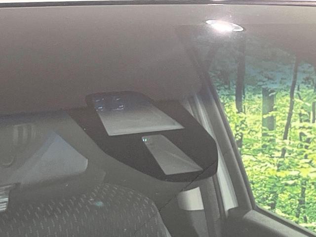 フィットハイブリッド Lパッケージ SDナビ バックカメラ 寒冷地仕様 衝突被害軽減システム 禁煙車 ハーフレザーシート ドラレコ スマートキー LEDヘッド ETC クルコン オートライト オートエアコン Bluetooth(5枚目)