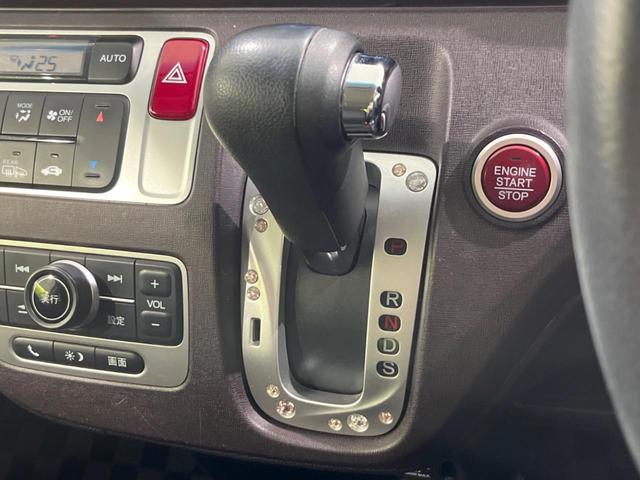 Ｎ－ＯＮＥ プレミアム　ツアラー・Ｌパッケージ　メーカー純正ＤＡ　バックカメラ　クルーズコントロール　純正１５インチＡＷ　オートエアコン　ツートーンカラー　ＨＩＤヘッドライト　ＨＤＭＩ　横滑り防止装置　パドルシフト　盗難防止装置（22枚目）