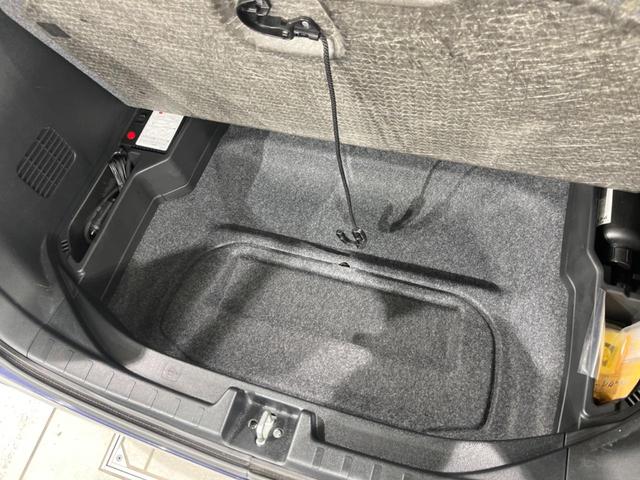 Ｎ－ＯＮＥ プレミアム　ツアラー・Ｌパッケージ　メーカー純正ＤＡ　バックカメラ　クルーズコントロール　純正１５インチＡＷ　オートエアコン　ツートーンカラー　ＨＩＤヘッドライト　ＨＤＭＩ　横滑り防止装置　パドルシフト　盗難防止装置（29枚目）