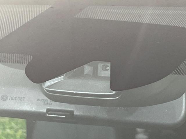 エクストレイル ２０Ｘ　ハイブリッド　エマージェンシーブレーキＰ　純正８型ＳＤナビ　バックカメラ　エマージェンシーブレーキ　禁煙車　合皮シート　コーナーセンサー　シートヒーター　スマートキー　ＬＥＤヘッド　ＥＴＣ　純正１７インチＡＷ　オートライト　デュアルエアコン（5枚目）