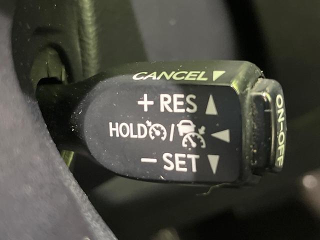 ヴェルファイアハイブリッド Ｚ　フリップダウン　両側電動スライドドア　セーフティセンス　禁煙車　純正ナビ　レーダークルーズ　寒冷地仕様　バックカメラ　ＥＴＣ　Ｂｌｕｅｔｏｏｔｈ　フルセグ　スマートキー　ＬＥＤヘッドライト（6枚目）