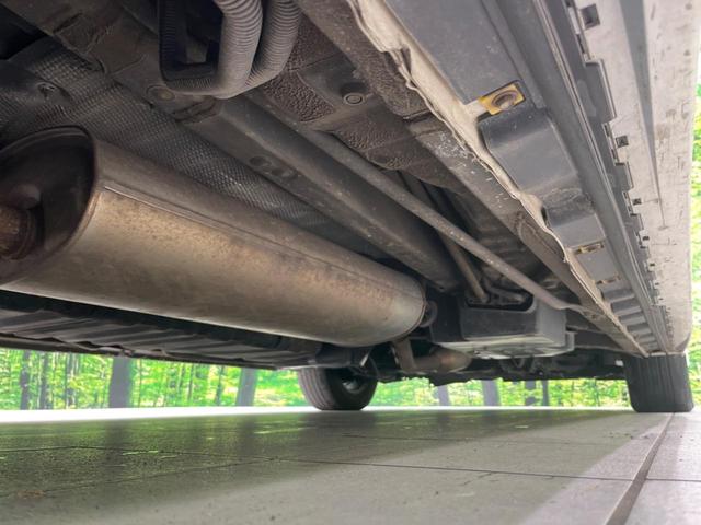 ヴェルファイアハイブリッド Ｚ　フリップダウン　両側電動スライドドア　セーフティセンス　禁煙車　純正ナビ　レーダークルーズ　寒冷地仕様　バックカメラ　ＥＴＣ　Ｂｌｕｅｔｏｏｔｈ　フルセグ　スマートキー　ＬＥＤヘッドライト（23枚目）