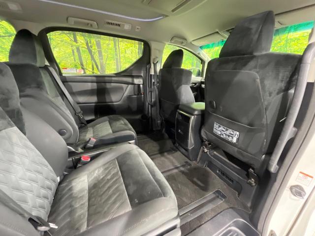 ヴェルファイアハイブリッド Ｚ　フリップダウン　両側電動スライドドア　セーフティセンス　禁煙車　純正ナビ　レーダークルーズ　寒冷地仕様　バックカメラ　ＥＴＣ　Ｂｌｕｅｔｏｏｔｈ　フルセグ　スマートキー　ＬＥＤヘッドライト（50枚目）