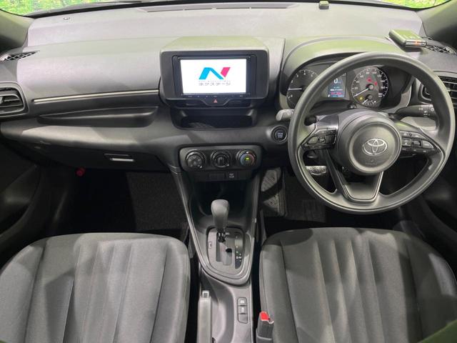 ヤリス Ｘ　セーフティセンス　禁煙車　ディスプレイオーディオ　レーダークルーズ　寒冷地仕様　バックカメラ　ＥＴＣ　Ｂｌｕｅｔｏｏｔｈ　スマートキー　レーンキープアシスト　オートライト　ステアリングスイッチ（2枚目）