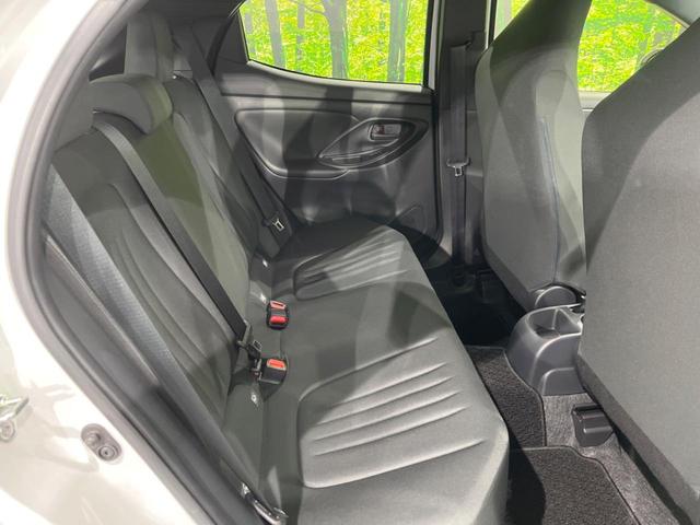 ヤリス Ｘ　セーフティセンス　禁煙車　ディスプレイオーディオ　レーダークルーズ　寒冷地仕様　バックカメラ　ＥＴＣ　Ｂｌｕｅｔｏｏｔｈ　スマートキー　レーンキープアシスト　オートライト　ステアリングスイッチ（10枚目）
