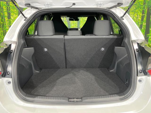 ヤリス Ｘ　セーフティセンス　禁煙車　ディスプレイオーディオ　レーダークルーズ　寒冷地仕様　バックカメラ　ＥＴＣ　Ｂｌｕｅｔｏｏｔｈ　スマートキー　レーンキープアシスト　オートライト　ステアリングスイッチ（42枚目）