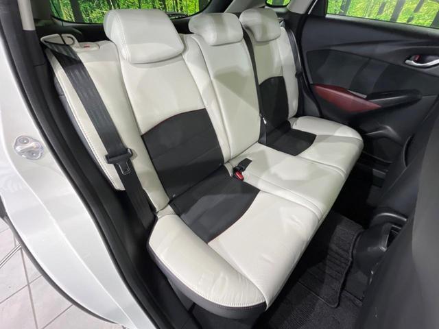 �R���p�N�g�J�[�ł����A�Z�J���h�V�[�g�͏\���ȍL����������K�ɂ���肢�������܂���V�[�g��|���đ傫�ȉו���ς񂾂�ƁA�p�r�̕����L���P��ł��B