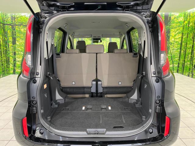 シエンタ ハイブリッドＧ　４ＷＤ　両側電動ドア　純正８インチディスプレオーディオ　全周囲カメラ　寒冷地仕様　衝突軽減　レーダークルーズ　禁煙車　スマートキー　ＬＥＤヘッド　ビルトインＥＴＣ　オートハイビーム（12枚目）