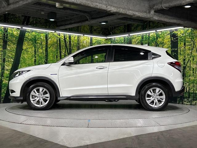 ヴェゼル ハイブリッドX・ホンダセンシング 本州仕入 4WD 純正SDナビ バックカメラ 寒冷地仕様 ホンダセンシング レーダークルーズ LEDヘッド オートライト シートヒーター デュアルオートエアコン ETC 車線逸脱警報 電動格納ミラー(24枚目)