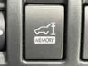 アドバンス　サンルーフ　アイサイト　禁煙車　純正ナビ　レーダークルーズ　バックカメラ　ＥＴＣ　Ｂｌｕｅｔｏｏｔｈ　フルセグ　スマートキー　全席シートヒーター　メモリー付きパワーシート　デジタルインナーミラー（30枚目）