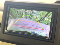 【バックカメラ】駐車時に後方がリアルタイム映像で確認できます。大型商業施設や立体駐車場での駐車時や、夜間のバック時に大活躍！運転スキルに関わらず、今や必須となった装備のひとつです！ 7