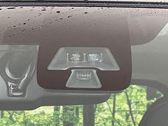【エマージェンシーブレーキ】走行中に前方の車両等を認識し、衝突しそうな時は警報とブレーキで衝突回避と被害軽減をアシスト。より安全にドライブをお楽しみいただけます。 5