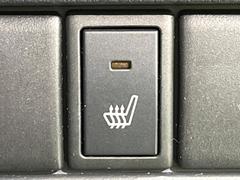 【シートヒーター】寒い日に重宝するシートヒーター！エアコンより早く温まってくれるので寒がりの人も安心ですね♪エアコンの温風は乾燥するから苦手、という方にもをおすすめです。 5