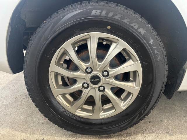 ノート Ｘ　ＦＯＵＲ　４ＷＤ／夏冬タイヤ付き／衝突軽減装置／ナビ／Ｂｌｕｅｔｏｏｔｈ対応／サイドミラーヒーター／プッシュスタート／スマートキー／リアヒーターダクト／オートライト／ハイビームアシスト／車線逸脱警報（13枚目）
