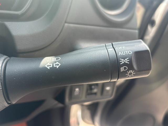 ノート Ｘ　ＦＯＵＲ　４ＷＤ／夏冬タイヤ付き／衝突軽減装置／ナビ／Ｂｌｕｅｔｏｏｔｈ対応／サイドミラーヒーター／プッシュスタート／スマートキー／リアヒーターダクト／オートライト／ハイビームアシスト／車線逸脱警報（16枚目）