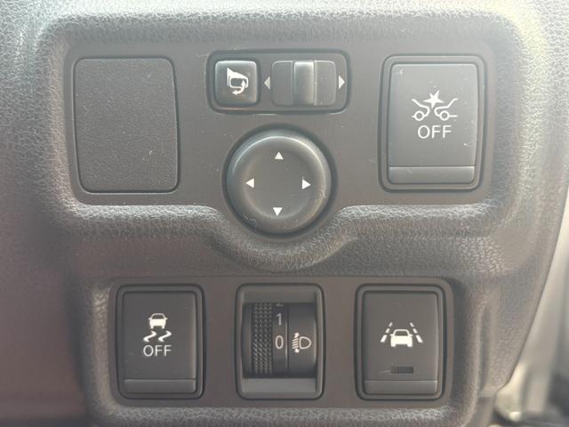 ノート Ｘ　ＦＯＵＲ　４ＷＤ／夏冬タイヤ付き／衝突軽減装置／ナビ／Ｂｌｕｅｔｏｏｔｈ対応／サイドミラーヒーター／プッシュスタート／スマートキー／リアヒーターダクト／オートライト／ハイビームアシスト／車線逸脱警報（21枚目）