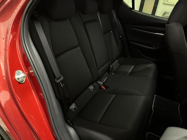 ＭＡＺＤＡ３ファストバック ２０Ｓ　ブラックトーンエディション　４ＷＤ／寒冷地／１０型ナビ／全方位カメラ／ＴＶ／衝突軽減／パワーシート＆ヒーター／ハンドルヒーター／ＬＥＤヘッドライト／レーダークルコン／置くだけ充電／ＨＤＭＩ＋Ｃタイプ端子／リアフォグ／ＨＵＤ（48枚目）