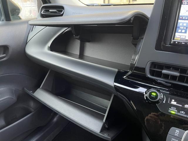 アクア B 4WD/衝突軽減/ナビ/バックカメラ/TV/LEDヘッドライト/ドラレコ/スペアキー/AC100V電源/レーダークルーズコントロール/CD+DVD再生/ミラーヒーター/(29枚目)