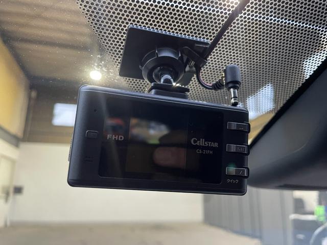 アクア B 4WD/衝突軽減/ナビ/バックカメラ/TV/LEDヘッドライト/ドラレコ/スペアキー/AC100V電源/レーダークルーズコントロール/CD+DVD再生/ミラーヒーター/(30枚目)