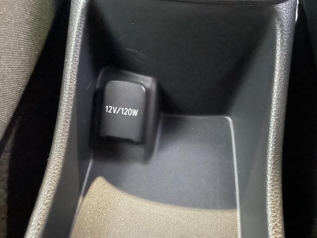 アクア B 4WD/衝突軽減/ナビ/バックカメラ/TV/LEDヘッドライト/ドラレコ/スペアキー/AC100V電源/レーダークルーズコントロール/CD+DVD再生/ミラーヒーター/(31枚目)