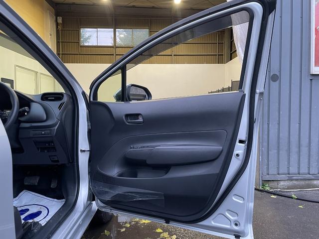 アクア B 4WD/衝突軽減/ナビ/バックカメラ/TV/LEDヘッドライト/ドラレコ/スペアキー/AC100V電源/レーダークルーズコントロール/CD+DVD再生/ミラーヒーター/(39枚目)