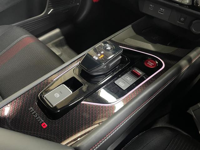 オーラ ニスモ チューンドe-パワー4WD 4WD/夏冬タイヤ付/9型ナビ/BOSSサウンド/全方位カメラ/TV/ブラックフードデカール/プロパイロット/デジタルミラー/全方位運転支援/寒冷地/LEDヘッドライト/シート&ハンドルヒーター(28枚目)