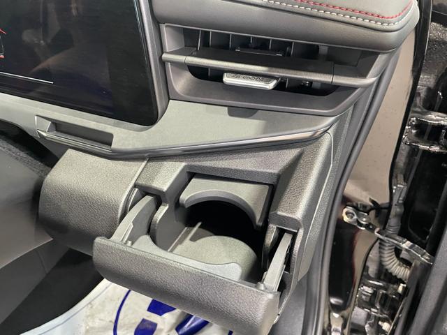 オーラ ニスモ チューンドe-パワー4WD 4WD/夏冬タイヤ付/9型ナビ/BOSSサウンド/全方位カメラ/TV/ブラックフードデカール/プロパイロット/デジタルミラー/全方位運転支援/寒冷地/LEDヘッドライト/シート&ハンドルヒーター(51枚目)