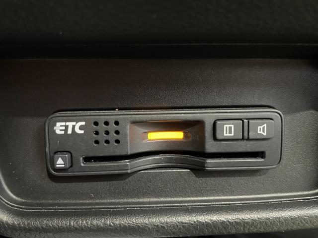 オデッセイ アブソルート・Ｘホンダセンシング　４ＷＤ／夏冬タイヤ付／９型ナビ／フリップダウン／Ｂカメラ／ＴＶ／寒冷地仕様／両側パワースライドドア／ＬＥＤヘッドライト／衝突軽減／スペアキー／ＥＴＣ／パワーシート／ＣＤ＋ＤＶＤ再生／Ｂｌｕｅｔｏｏｔｈ（24枚目）