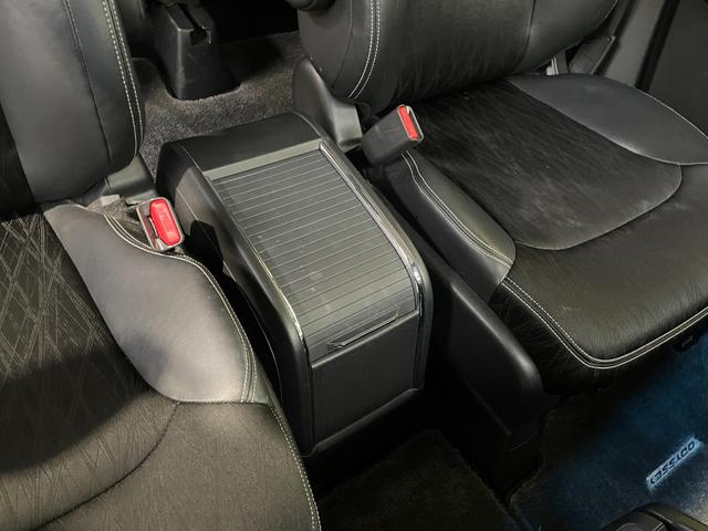 オデッセイ アブソルート・Ｘホンダセンシング　４ＷＤ／夏冬タイヤ付／９型ナビ／フリップダウン／Ｂカメラ／ＴＶ／寒冷地仕様／両側パワースライドドア／ＬＥＤヘッドライト／衝突軽減／スペアキー／ＥＴＣ／パワーシート／ＣＤ＋ＤＶＤ再生／Ｂｌｕｅｔｏｏｔｈ（30枚目）