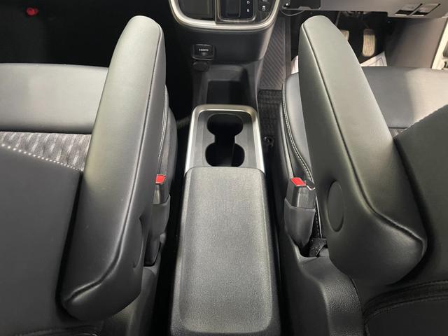 ノア ハイブリッドＳ－Ｚ　４ＷＤ／夏冬タイヤ付／１０．５型ナビ／１４型フリップダウン／寒冷地／エンスタ／両側ハンズフリーパワスラ／パワーバックドア／デジタルミラー／Ｂカメラ／ＴＶ／／ＬＥＤヘッドライト／ＨＵＤ／ＢＳＭ／スペア（43枚目）