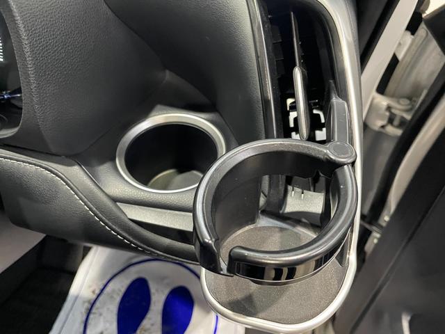 ノア ハイブリッドＳ－Ｚ　４ＷＤ／夏冬タイヤ付／１０．５型ナビ／１４型フリップダウン／寒冷地／エンスタ／両側ハンズフリーパワスラ／パワーバックドア／デジタルミラー／Ｂカメラ／ＴＶ／／ＬＥＤヘッドライト／ＨＵＤ／ＢＳＭ／スペア（45枚目）