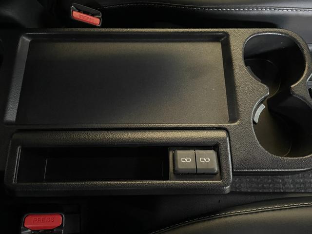 ノア ハイブリッドＳ－Ｚ　４ＷＤ／夏冬タイヤ付／１０．５型ナビ／１４型フリップダウン／寒冷地／エンスタ／両側ハンズフリーパワスラ／パワーバックドア／デジタルミラー／Ｂカメラ／ＴＶ／／ＬＥＤヘッドライト／ＨＵＤ／ＢＳＭ／スペア（52枚目）