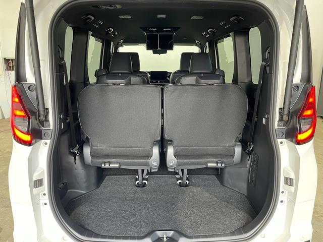 ノア ハイブリッドＳ－Ｚ　４ＷＤ／夏冬タイヤ付／１０．５型ナビ／１４型フリップダウン／寒冷地／エンスタ／両側ハンズフリーパワスラ／パワーバックドア／デジタルミラー／Ｂカメラ／ＴＶ／／ＬＥＤヘッドライト／ＨＵＤ／ＢＳＭ／スペア（54枚目）