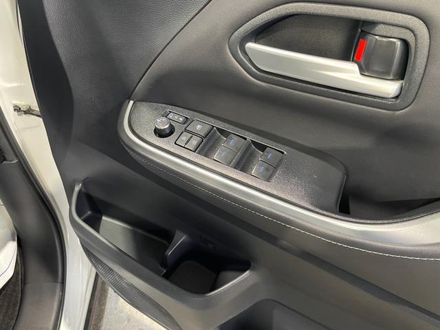 ノア ハイブリッドＳ－Ｚ　４ＷＤ／夏冬タイヤ付／１０．５型ナビ／１４型フリップダウン／寒冷地／エンスタ／両側ハンズフリーパワスラ／パワーバックドア／デジタルミラー／Ｂカメラ／ＴＶ／／ＬＥＤヘッドライト／ＨＵＤ／ＢＳＭ／スペア（64枚目）
