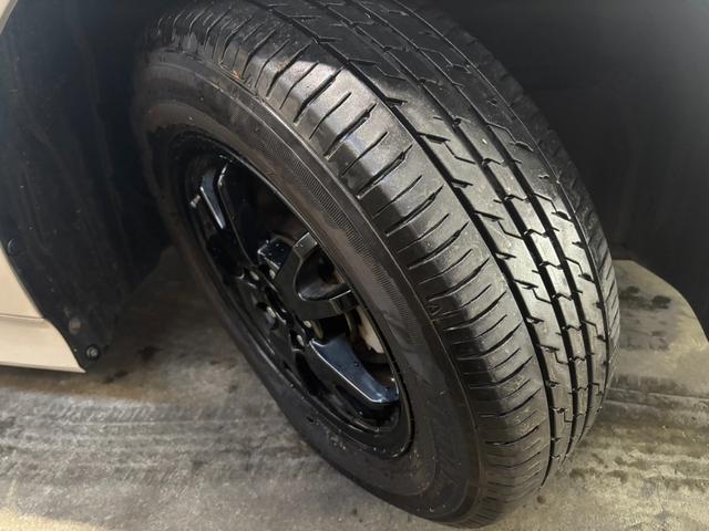 プリウス Ａ　４ＷＤ／寒冷地仕様／ナビ／Ｂカメラ／ＴＶ／衝突軽減／パーキングアシスト／ＬＥＤヘッドライト／ＬＥＤフォグライト／ヘッドアップディスプレイ／スペア／ＥＴＣ／ドラレコ／ＢＳＭ／リアフォグ／障害物センサー（13枚目）