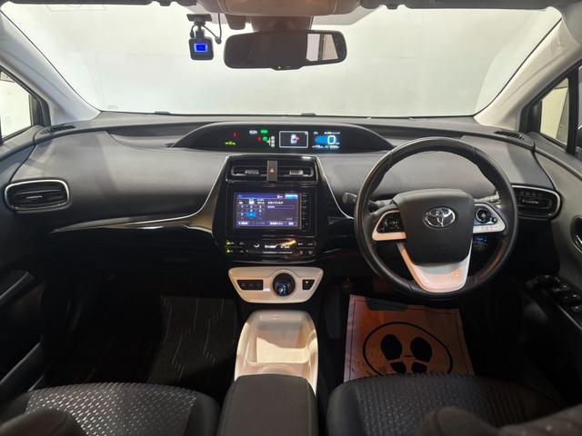 プリウス Ａ　４ＷＤ／寒冷地仕様／ナビ／Ｂカメラ／ＴＶ／衝突軽減／パーキングアシスト／ＬＥＤヘッドライト／ＬＥＤフォグライト／ヘッドアップディスプレイ／スペア／ＥＴＣ／ドラレコ／ＢＳＭ／リアフォグ／障害物センサー（14枚目）