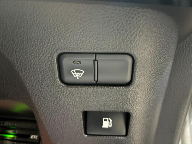 プリウス Ａ　４ＷＤ／寒冷地仕様／ナビ／Ｂカメラ／ＴＶ／衝突軽減／パーキングアシスト／ＬＥＤヘッドライト／ＬＥＤフォグライト／ヘッドアップディスプレイ／スペア／ＥＴＣ／ドラレコ／ＢＳＭ／リアフォグ／障害物センサー（19枚目）