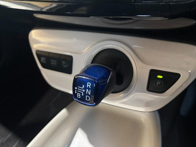 プリウス Ａ　４ＷＤ／寒冷地仕様／ナビ／Ｂカメラ／ＴＶ／衝突軽減／パーキングアシスト／ＬＥＤヘッドライト／ＬＥＤフォグライト／ヘッドアップディスプレイ／スペア／ＥＴＣ／ドラレコ／ＢＳＭ／リアフォグ／障害物センサー（26枚目）