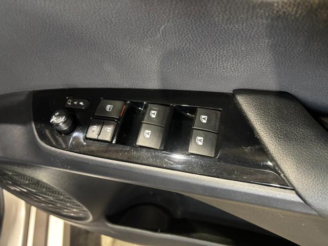 プリウス Ａ　４ＷＤ／寒冷地仕様／ナビ／Ｂカメラ／ＴＶ／衝突軽減／パーキングアシスト／ＬＥＤヘッドライト／ＬＥＤフォグライト／ヘッドアップディスプレイ／スペア／ＥＴＣ／ドラレコ／ＢＳＭ／リアフォグ／障害物センサー（31枚目）