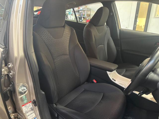 プリウス Ａ　４ＷＤ／寒冷地仕様／ナビ／Ｂカメラ／ＴＶ／衝突軽減／パーキングアシスト／ＬＥＤヘッドライト／ＬＥＤフォグライト／ヘッドアップディスプレイ／スペア／ＥＴＣ／ドラレコ／ＢＳＭ／リアフォグ／障害物センサー（39枚目）