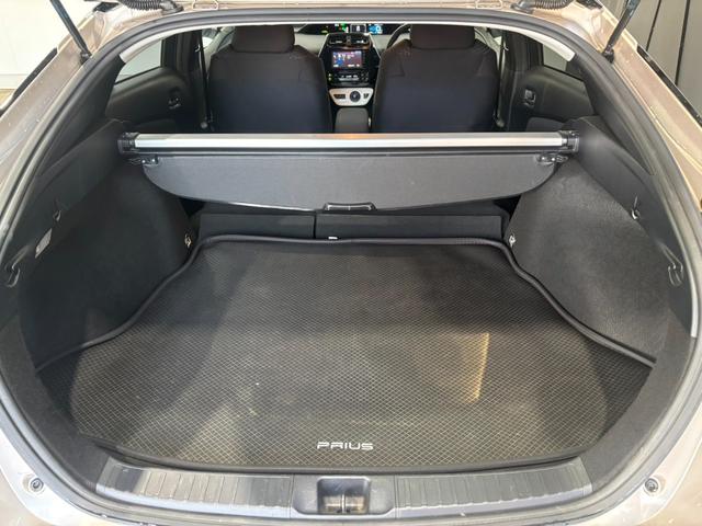 プリウス Ａ　４ＷＤ／寒冷地仕様／ナビ／Ｂカメラ／ＴＶ／衝突軽減／パーキングアシスト／ＬＥＤヘッドライト／ＬＥＤフォグライト／ヘッドアップディスプレイ／スペア／ＥＴＣ／ドラレコ／ＢＳＭ／リアフォグ／障害物センサー（44枚目）