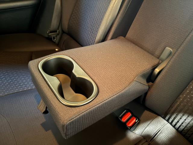 プリウス Ａ　４ＷＤ／寒冷地仕様／ナビ／Ｂカメラ／ＴＶ／衝突軽減／パーキングアシスト／ＬＥＤヘッドライト／ＬＥＤフォグライト／ヘッドアップディスプレイ／スペア／ＥＴＣ／ドラレコ／ＢＳＭ／リアフォグ／障害物センサー（49枚目）