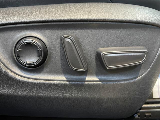 ハリアーハイブリッド Z レザーパッケージ 4WD/調光パノラマルーフ/ナビ/360度カメラ/TV/JBLサウンド/シートクーラー&ヒーター/パワーバックドア/デジタルミラー/置くだけ充電/メモリー付黒革パワーシート/ドラレコ/スペアキー(60枚目)