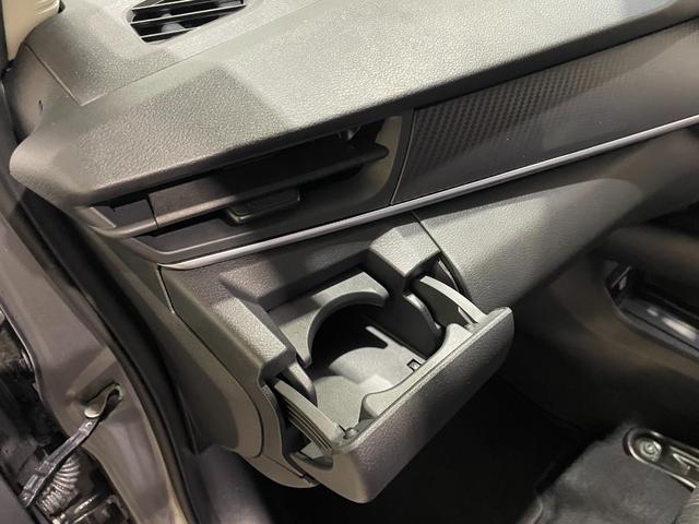 ノート X FOUR 4WD/夏冬タイヤ付/9型ナビ/360度カメラ/TV/プロパイロット/デジタルミラー/寒冷地仕様/ワイヤレス充電/衝突軽減/AppleCarPlay/AndroidAuto/HDMI/ETC(53枚目)