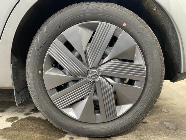 ノート X FOUR 4WD/夏冬タイヤ付/ナビ/バックカメラ/寒冷地仕様/衝突軽減/ドラレコ/ETC/Bluetooth/後席リクライニング/ステアリングヒーター/シートヒーター/ミラーヒーター/リアヒーターダクト(5枚目)
