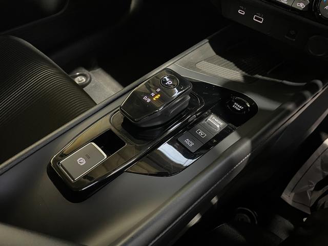 ノート Ｘ　ＦＯＵＲ　４ＷＤ／夏冬タイヤ付／９型ナビ／３６０度カメラ／ＴＶ／プロパイロット／デジタルミラー／寒冷地仕様／ワイヤレス充電／衝突軽減／ＡｐｐｌｅＣａｒＰｌａｙ／ＡｎｄｒｏｉｄＡｕｔｏ／ＨＤＭＩ／ＥＴＣ（29枚目）