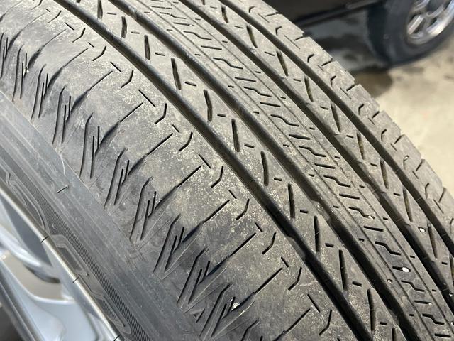 ジムニー ＸＣ　４ＷＤ／夏冬タイヤ付／セーフティサポート／ＬＥＤヘッドライト／シートヒーター／スペアキー／Ｂｌｕｅｔｏｏｔｈ／ＡｐｐｌｅＣａｒＰｌａｙ／ＡｎｄｒｏｉｄＡｕｔｏ／ＨＤＭＩ接続／アレクサ／クルコン／（4枚目）