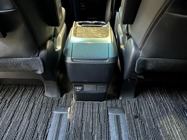 アルファード 2.5S タイプゴールドIII 4WD/夏冬タイヤ付/13.3型フリップダウン/寒冷地/エンスタ/Bカメラ/TV/Pバックドア/両側Pスラ/LEDヘッド/LEDフォグ/BSM/セーフティセンス/スペア/ETC/AC100V電源(52枚目)
