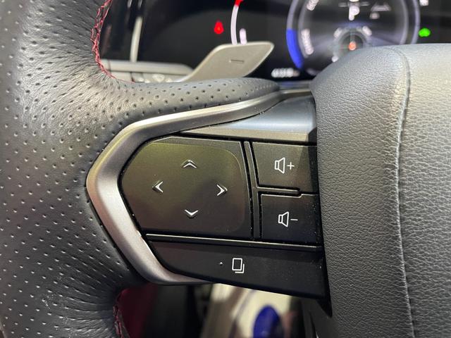 ＮＸ ＮＸ３５０ｈ　Ｆスポーツ　４ＷＤ／	パノラマルーフ／１４型ナビ／全方位カメラ／ＴＶ／３眼ＬＥＤ／オレンジキャリパー／デジタルミラー／ドラレコ前後／赤黒革シート／パワーバックドア／ＡＣ１００Ｖ電源／スペア／カードキー（33枚目）