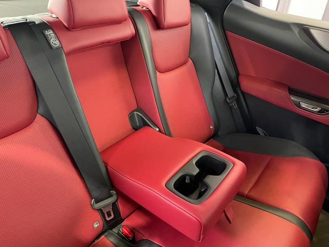 ＮＸ ＮＸ３５０ｈ　Ｆスポーツ　４ＷＤ／	パノラマルーフ／１４型ナビ／全方位カメラ／ＴＶ／３眼ＬＥＤ／オレンジキャリパー／デジタルミラー／ドラレコ前後／赤黒革シート／パワーバックドア／ＡＣ１００Ｖ電源／スペア／カードキー（48枚目）